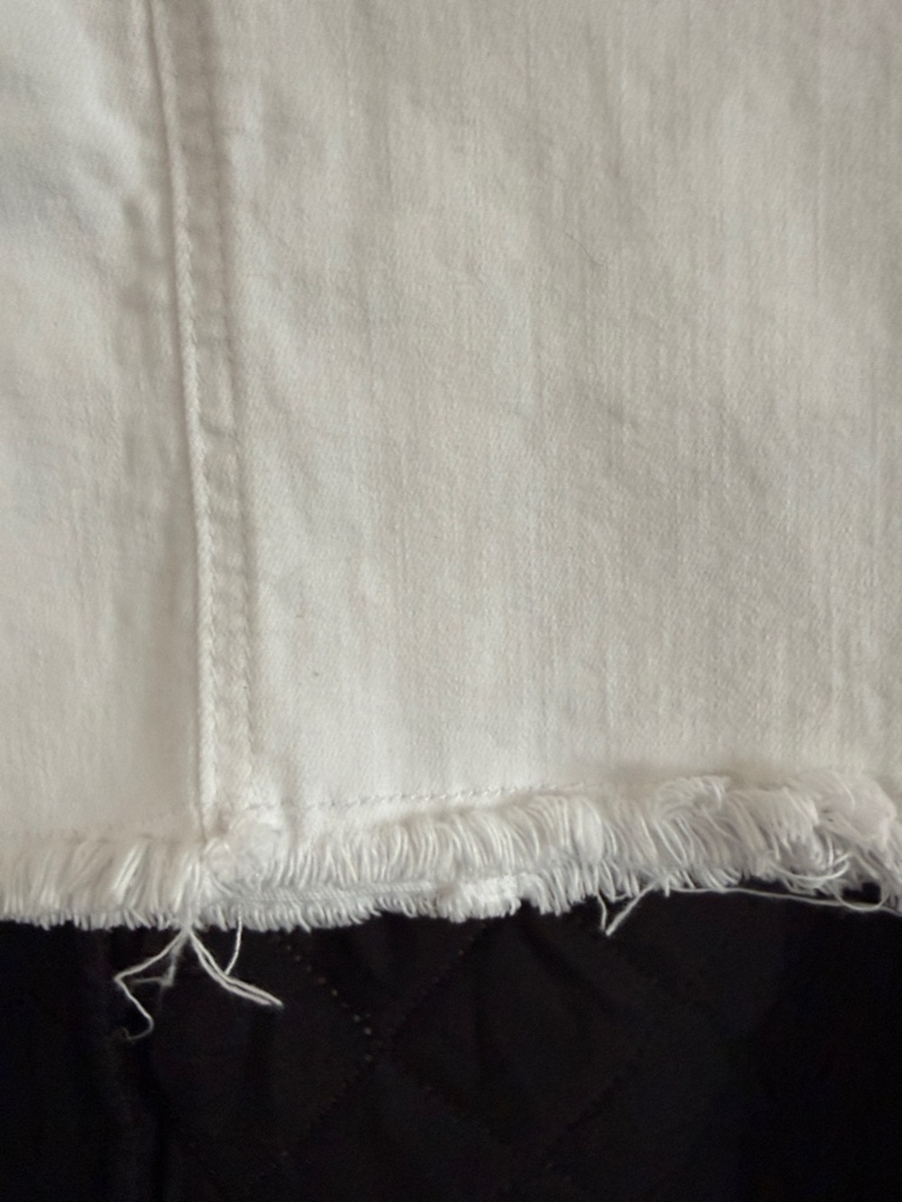 Earl Jean White Denim Mini Skirt Rose Embroidery Raw Hem Size 6 Boho - Picture 5 of 9